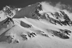 Jeden z utajených vrcholů v oblasti Maighels glacier