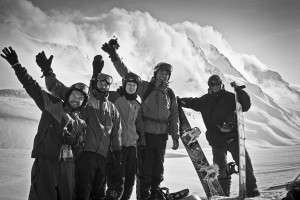 Parta freeridáku - štastné ukončení celodenní túry z resortu Andermatt